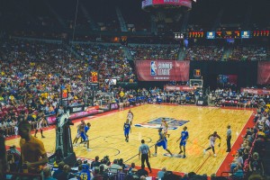 开云体育中国-字母哥成为全场焦点，森林狼淘汰浙江队，当东方狼群遭遇西方巨兽