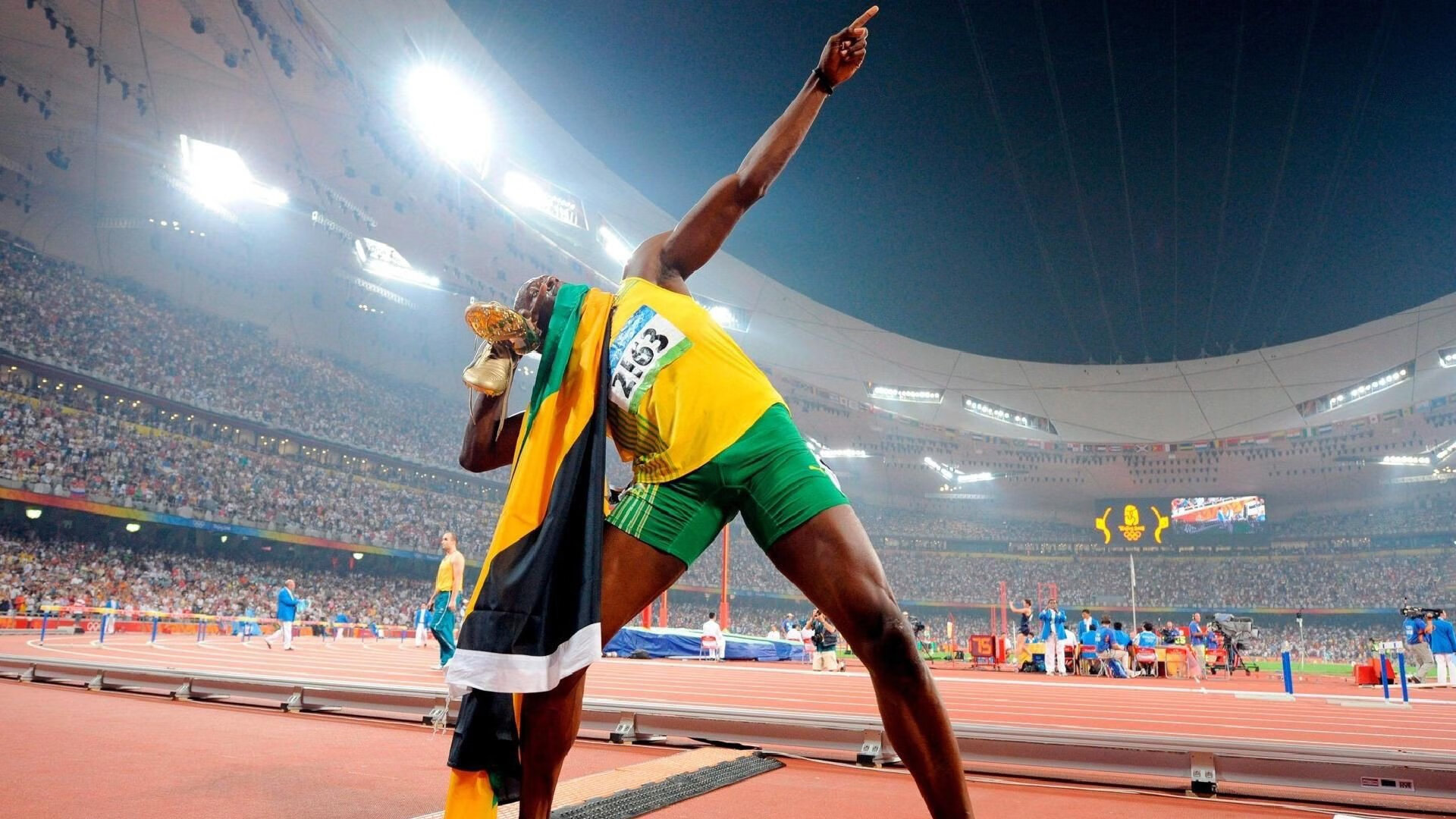 欧冠淘汰赛之夜，马丁内利撕裂黑暗的利刃