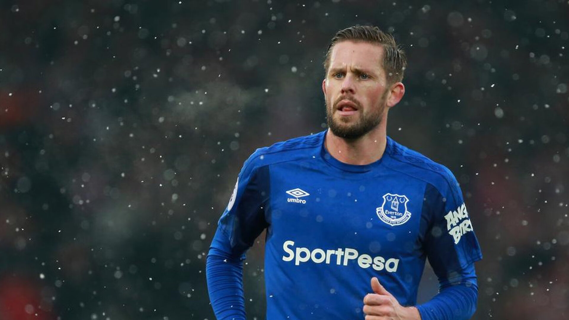 马赛终结土耳其，克瓦拉茨赫利亚在欧冠决赛的加冕之夜