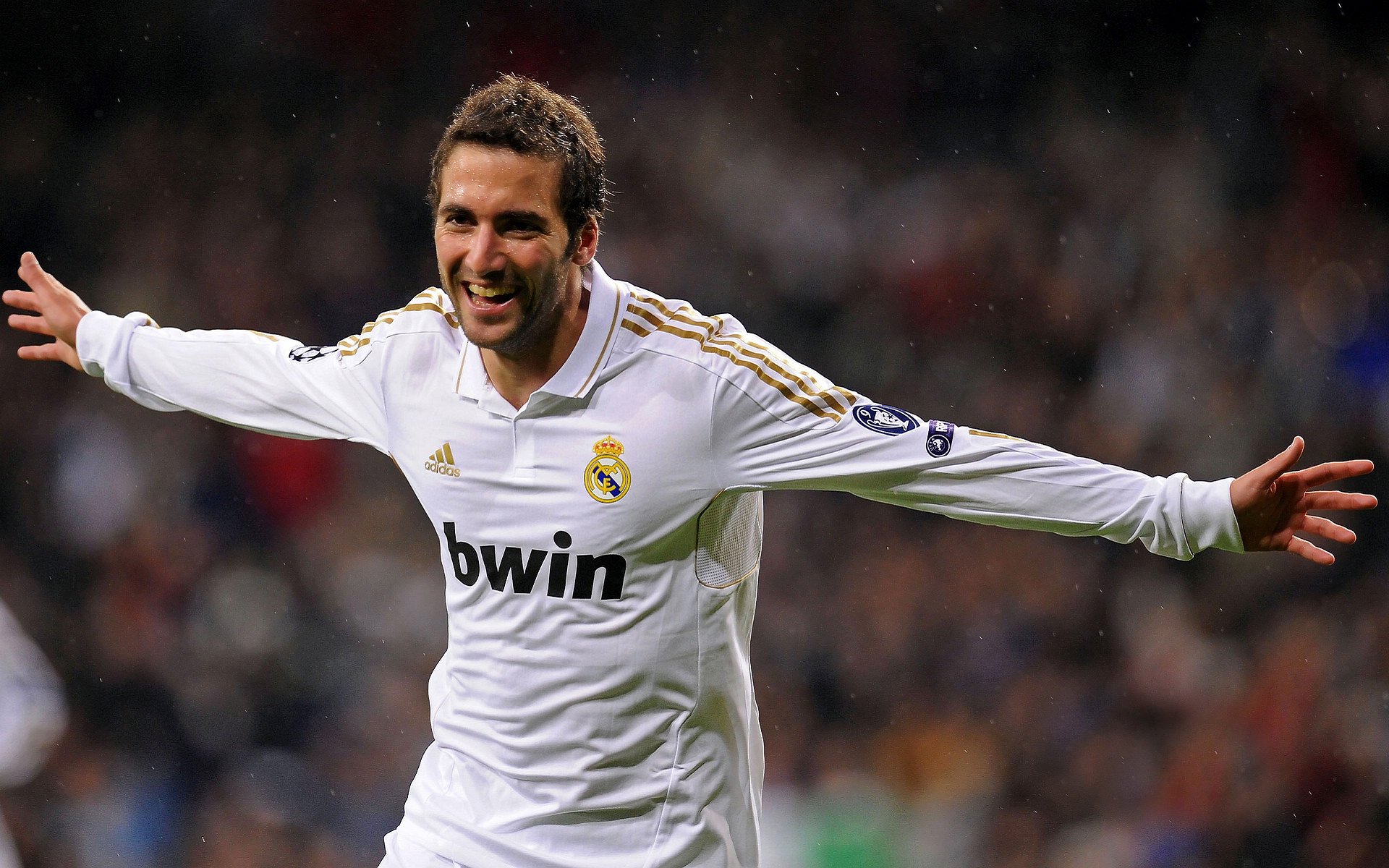 基耶萨爆发，威尔士火力压制那不勒斯，当足球成为民族精神的战场